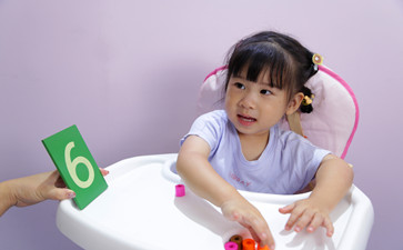 小孩語言發育障礙的原因有哪些？