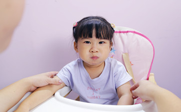 小孩口吃可以矯正嗎？該怎么矯正？